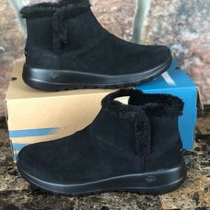 NEW Skechers Women's On The Go Joy Winter Boots